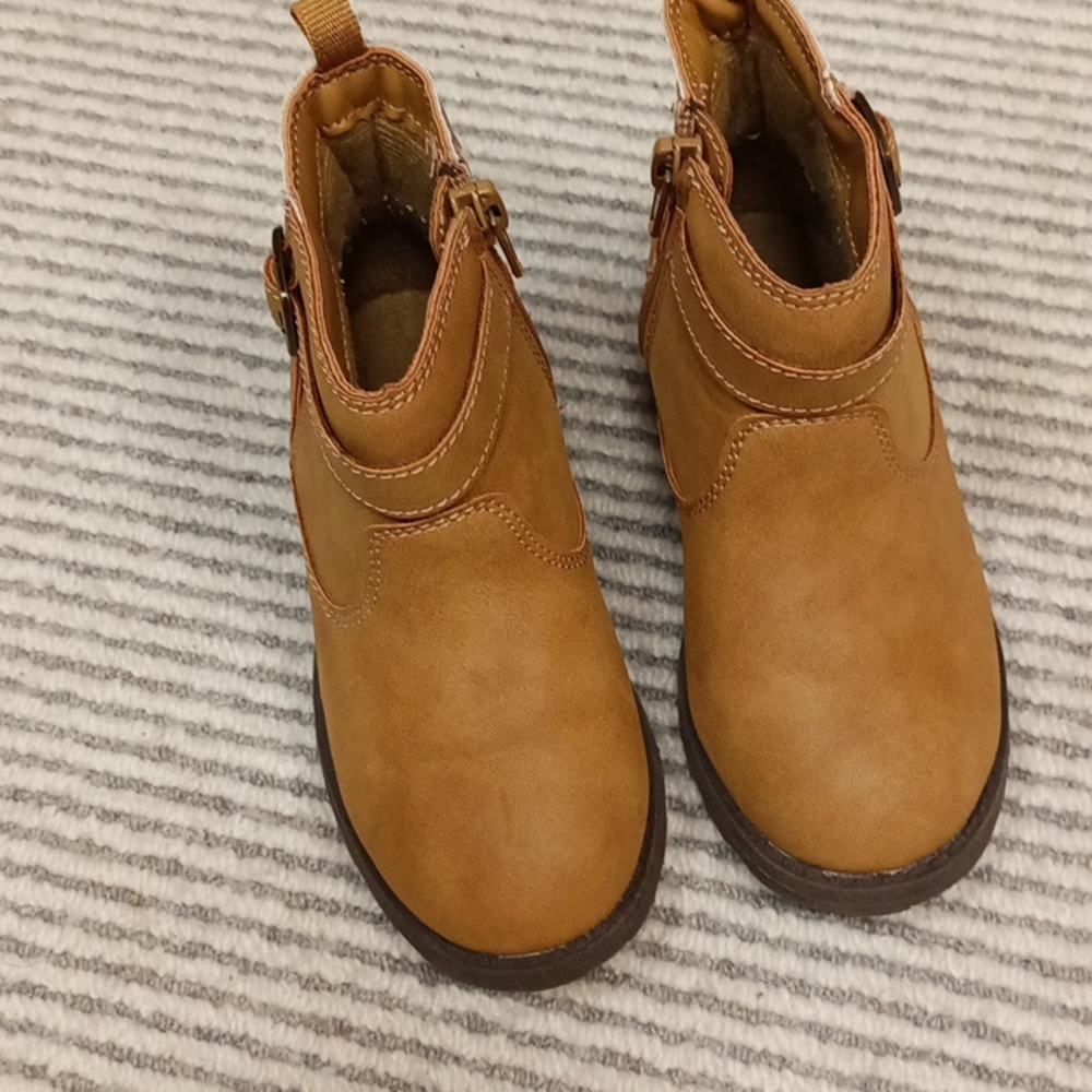 Boots - Picture 3 of 3